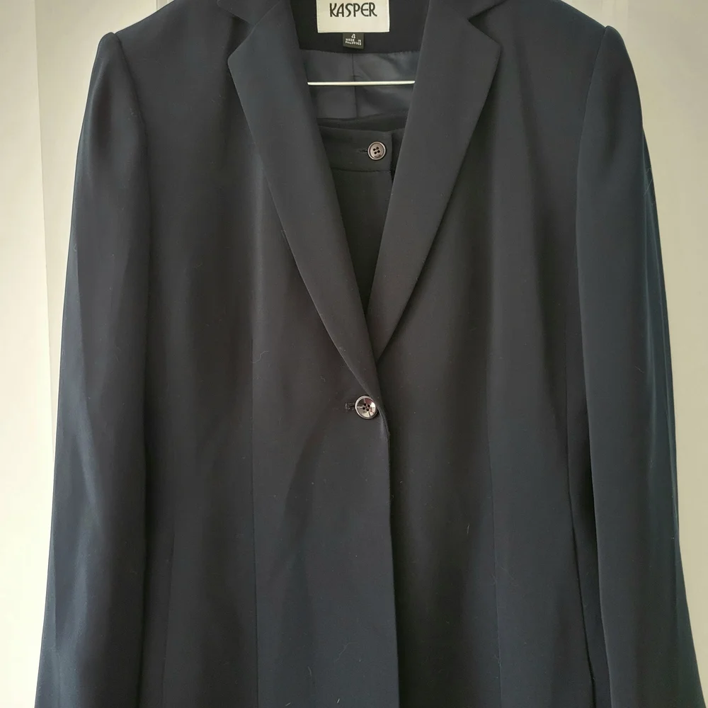 Kasper Navy Pant Suit 4 - Picture 2 of 7